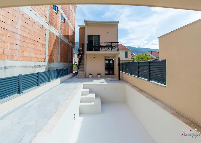 Apartments Gallery M And A - With Pool