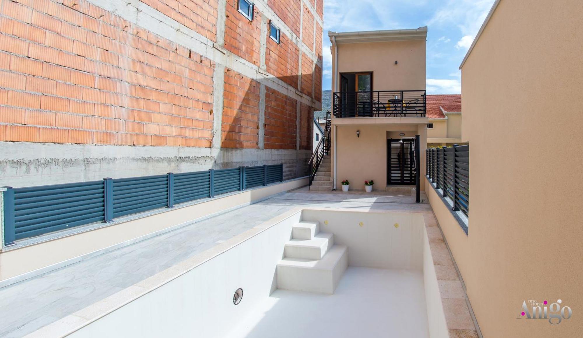 Gallery M And A - With Pool * موستار