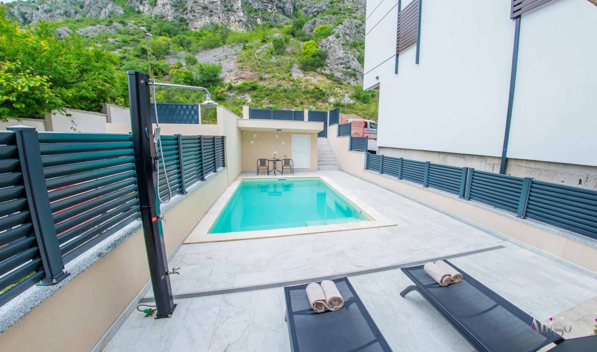 Gallery M And A - With Pool *